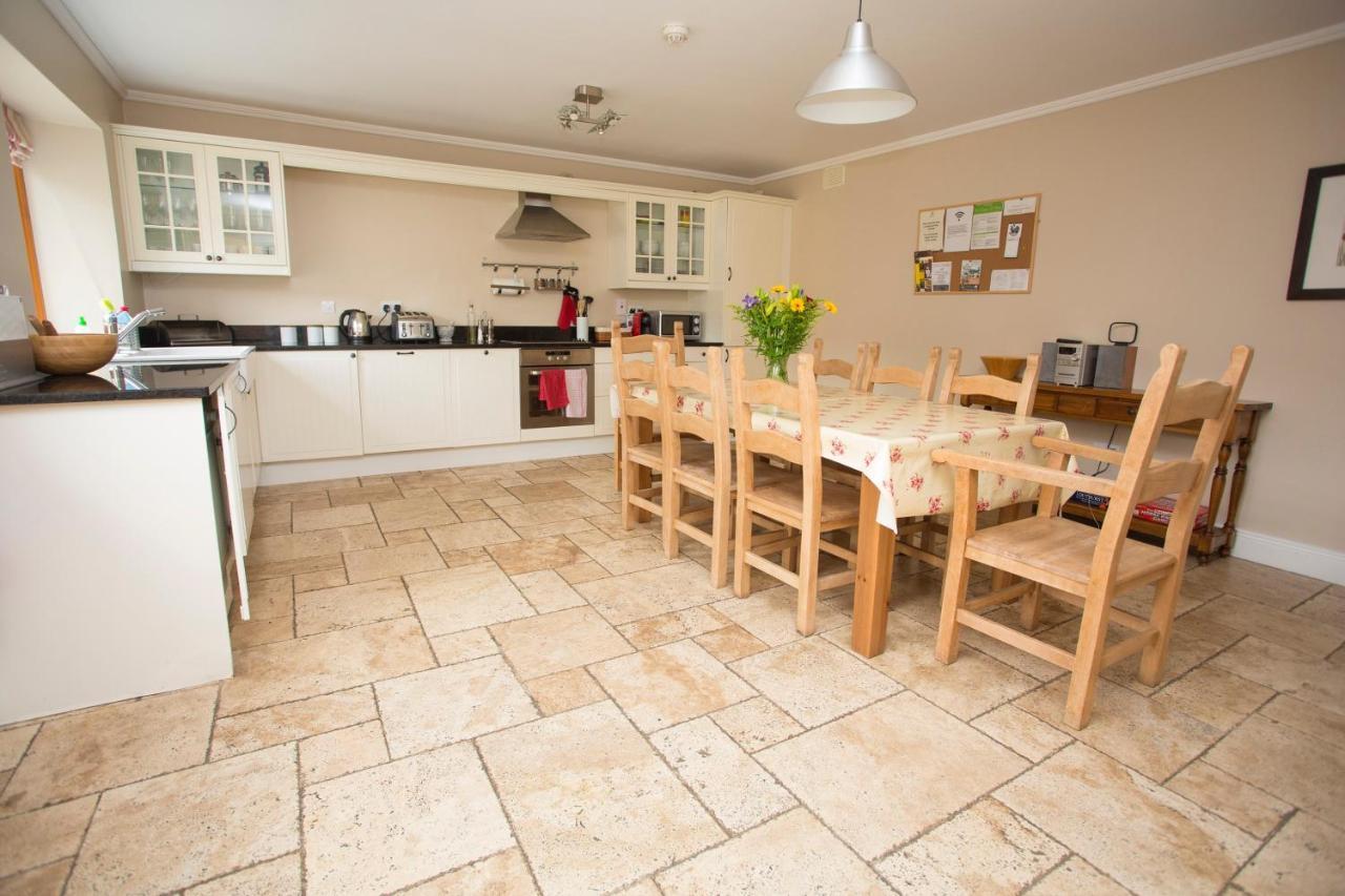 Decoy Country Cottages Navan Exteriör bild