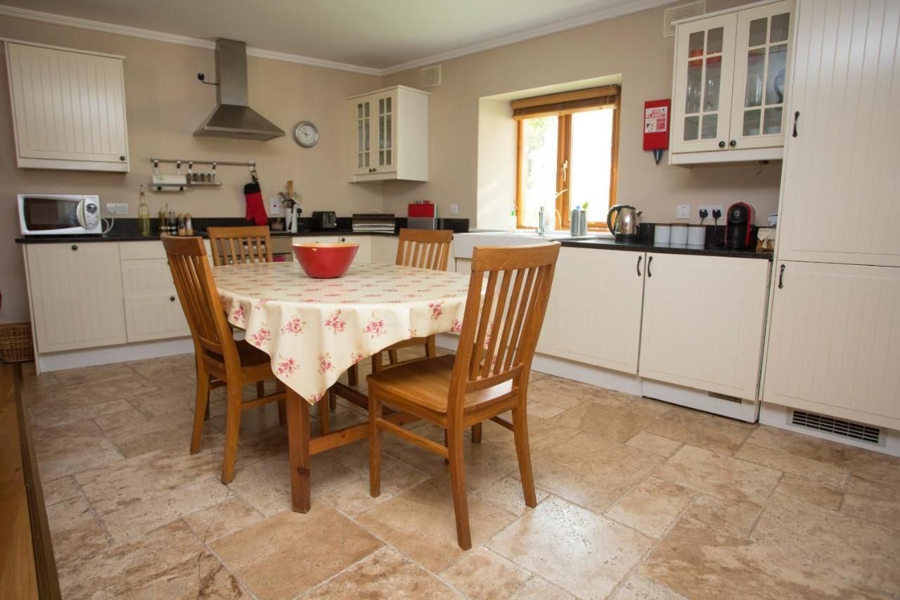 Decoy Country Cottages Navan Exteriör bild