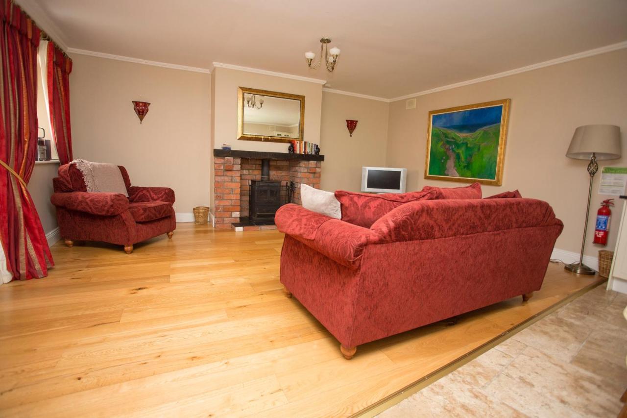 Decoy Country Cottages Navan Exteriör bild