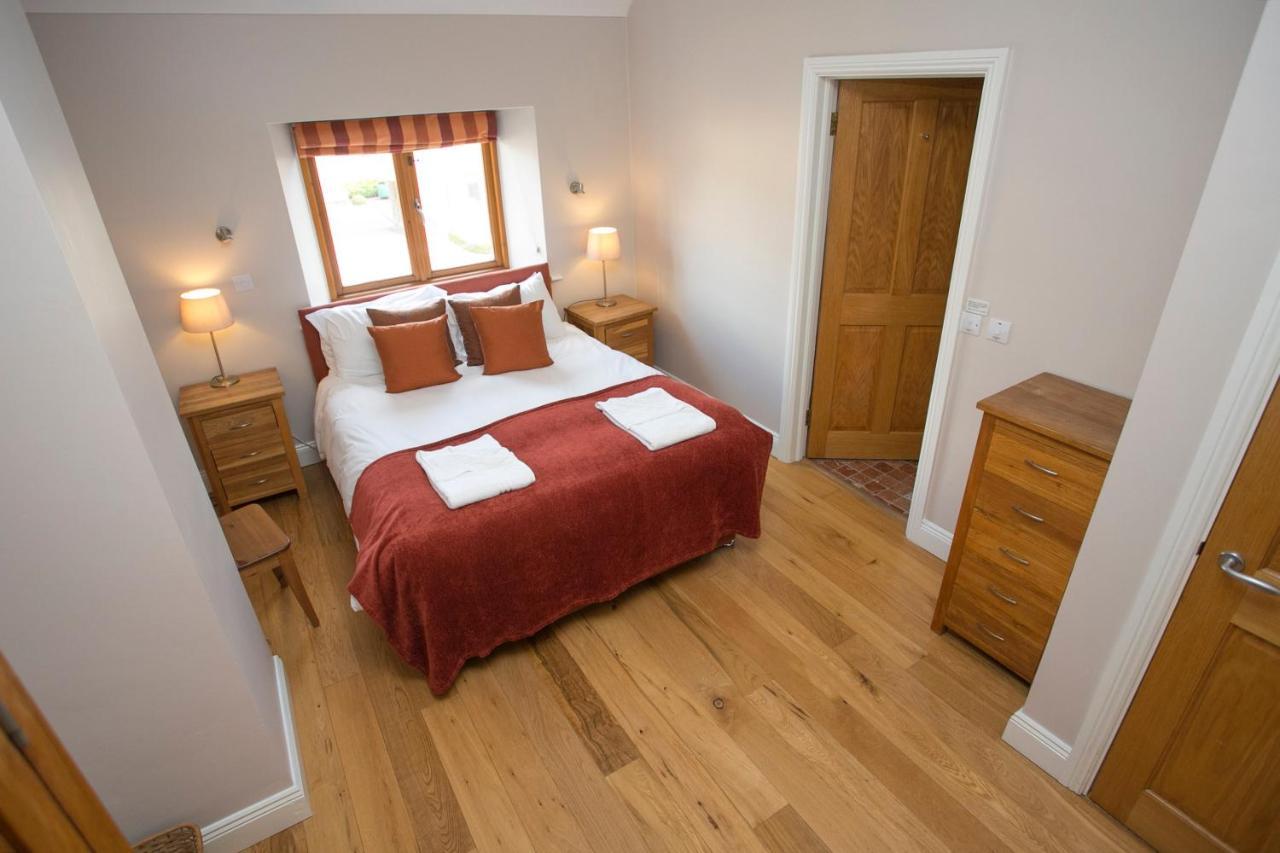 Decoy Country Cottages Navan Exteriör bild