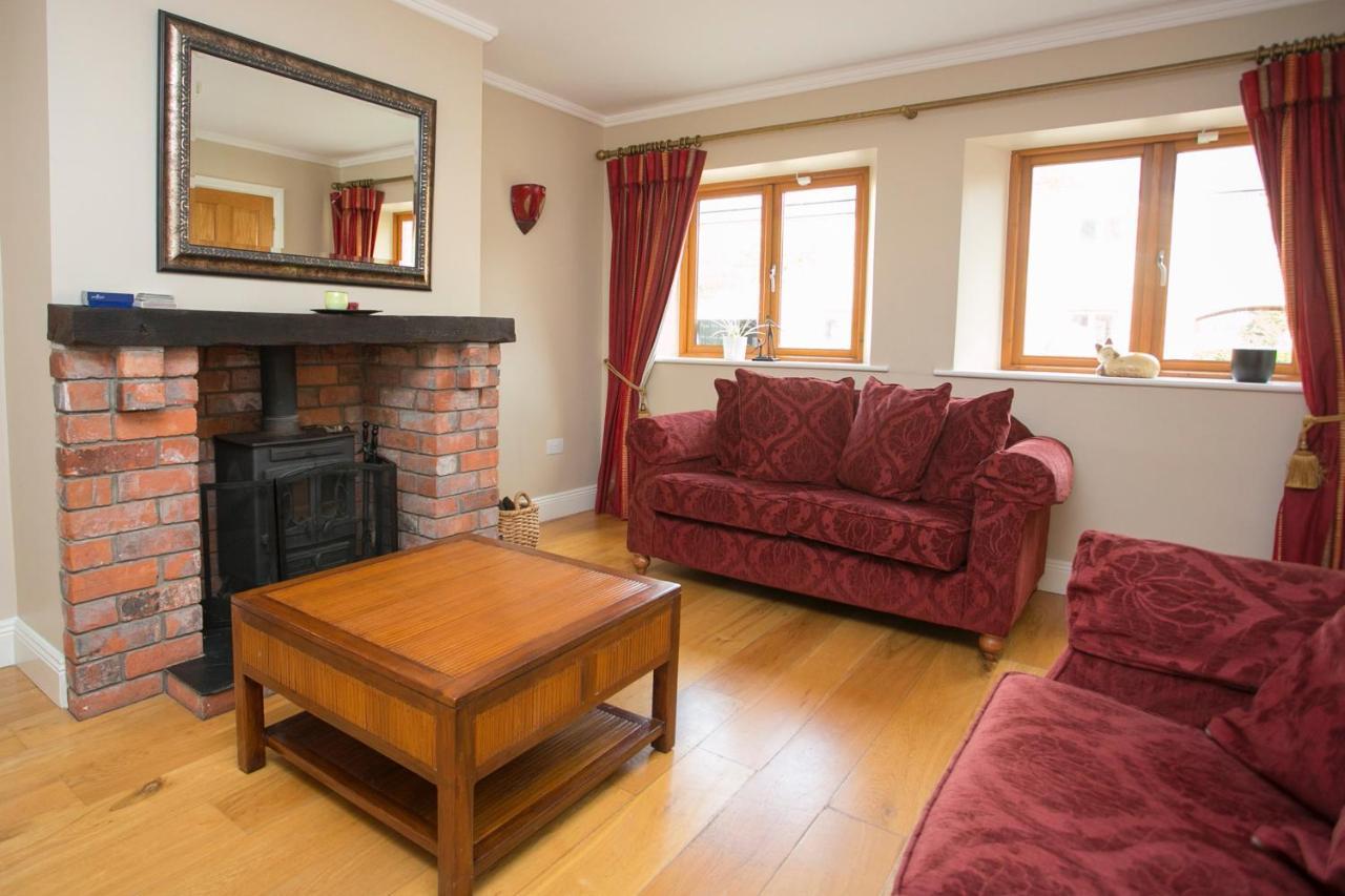 Decoy Country Cottages Navan Exteriör bild
