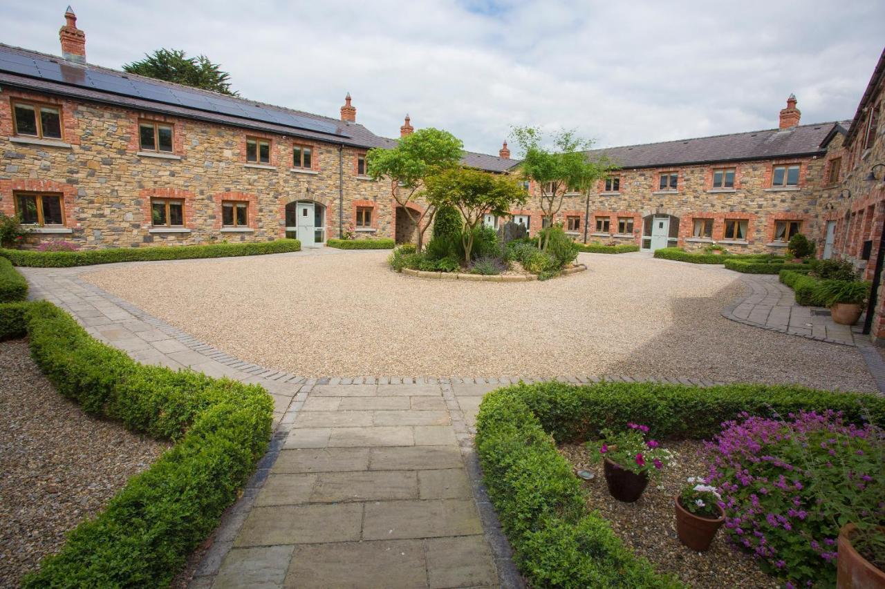 Decoy Country Cottages Navan Exteriör bild