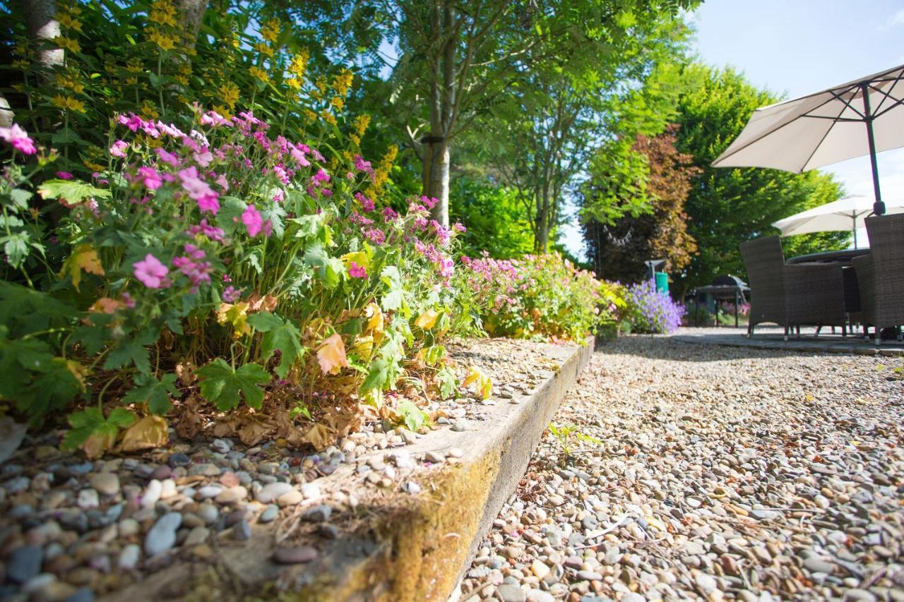 Decoy Country Cottages Navan Exteriör bild